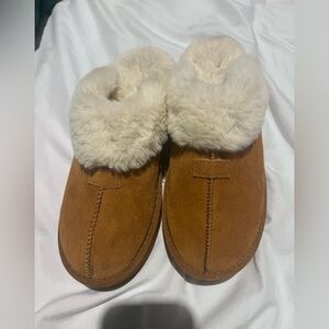 NWOT Cozy Tan Slippers with Cream Fur Lining